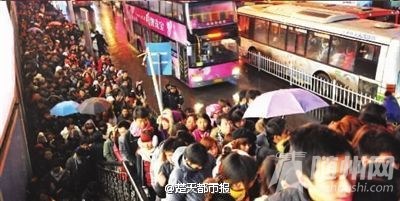 武汉江汉路天桥