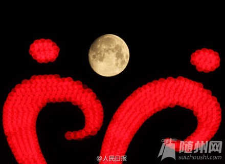 月是故乡明