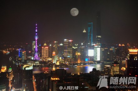 月是故乡明