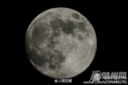 月是故乡明