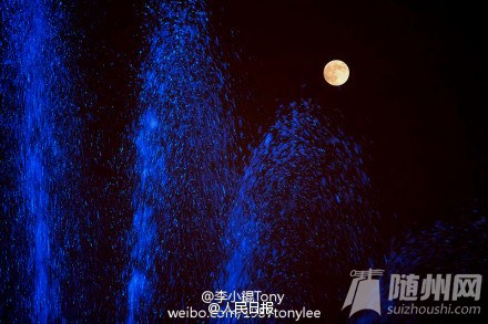 月是故乡明