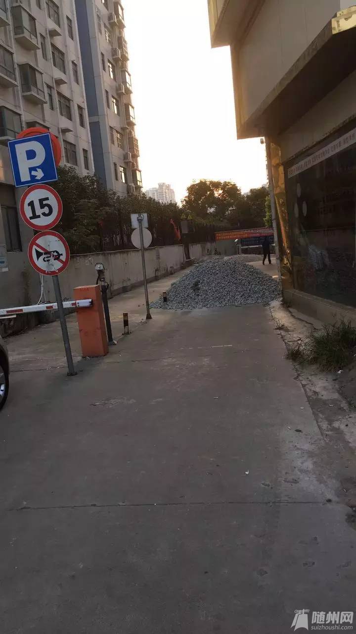 144259pztyajrngqn99awn.jpg