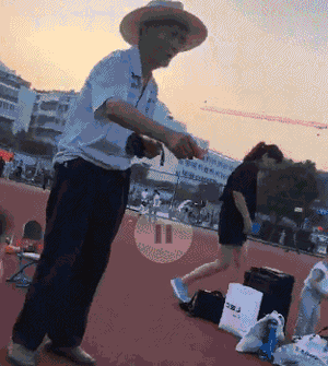 15427626201330.gif